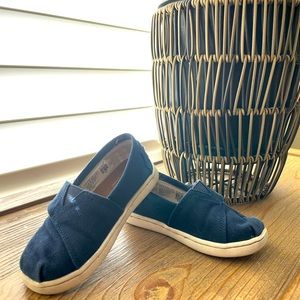 Tom’s Tiny Classic Canvas Toddler Slip-Ons